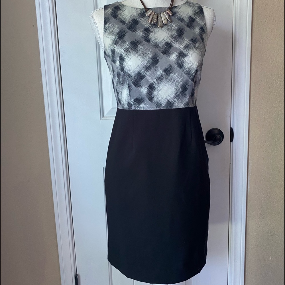 Ann Taylor Sleeveless dress
